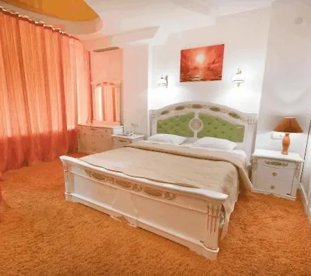 Seven Eleven Apartment Hotel In Most City Dnipro Exterior photo