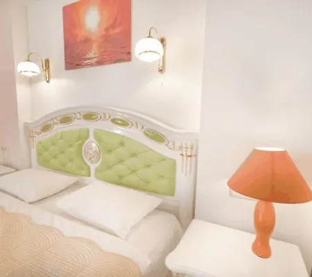 Seven Eleven Apartment Hotel In Most City Dnipro Exterior photo
