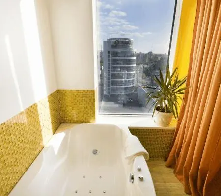 Seven Eleven Apartment Hotel In Most City Dnipro Exterior photo