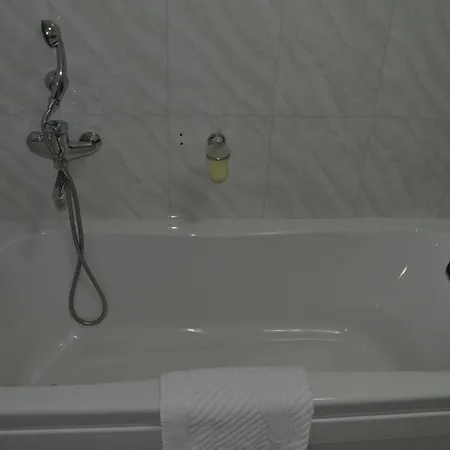 Seven Eleven Apartment Hotel In Most City Dnipro Room photo