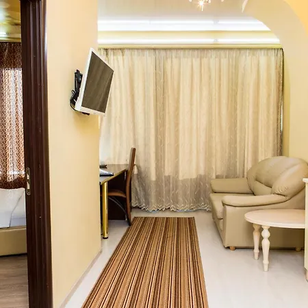 Seven Eleven Apartment Hotel In Most City Dnipro Exterior photo