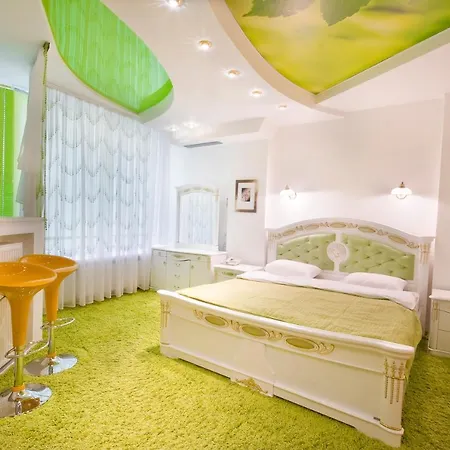 Seven Eleven Apartment Hotel In Most City Dnipro Exterior photo