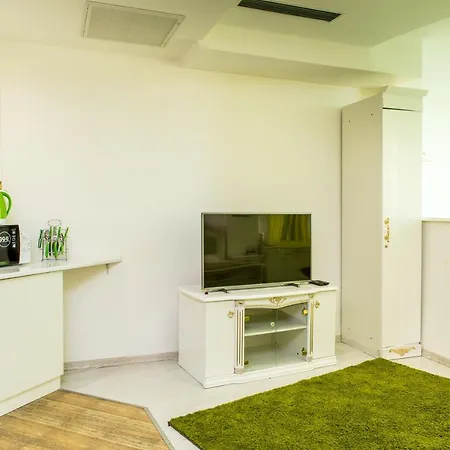 Seven Eleven Apartment Hotel In Most City Dnipro Exterior photo